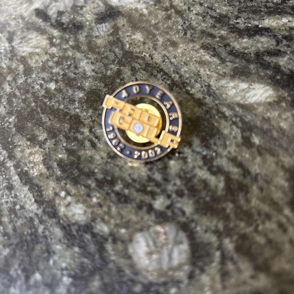 Pro Golf Commemorative 40‎ Years Pin 1962-2002